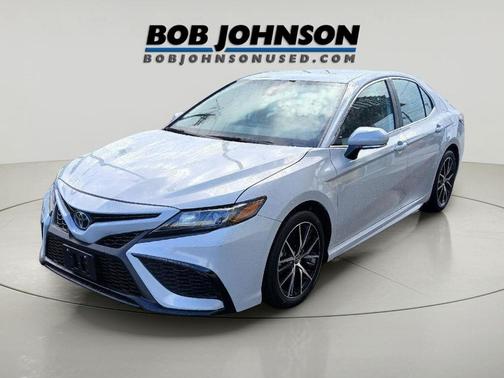 Ice Edge 2024 Toyota Camry SE