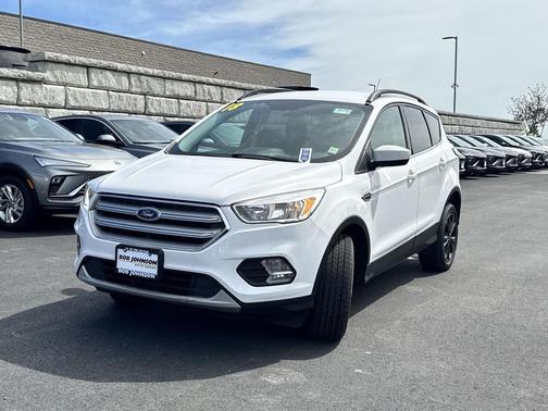 Oxford White 2018 Ford Escape SE