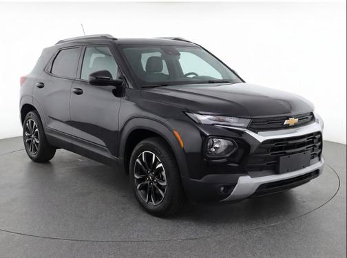 Mosaic Black Metallic 2023 Chevrolet Trailblazer LT