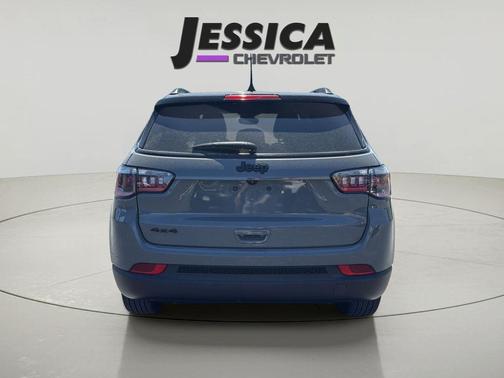 Sting-Gray Clearcoat 2023 Jeep Compass Latitude