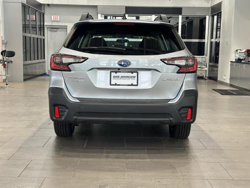 2022 Subaru Outback Base