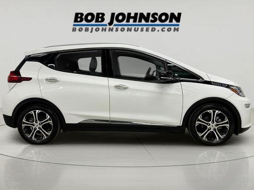 Summit White 2017 Chevrolet Bolt EV Premier
