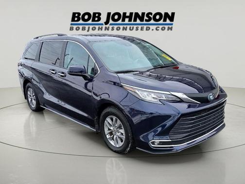 2024 Toyota Sienna MINIVAN