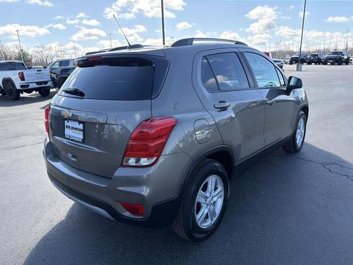 Stone Gray Metallic 2021 Chevrolet Trax LT