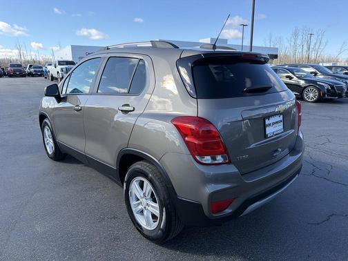 Stone Gray Metallic 2021 Chevrolet Trax LT