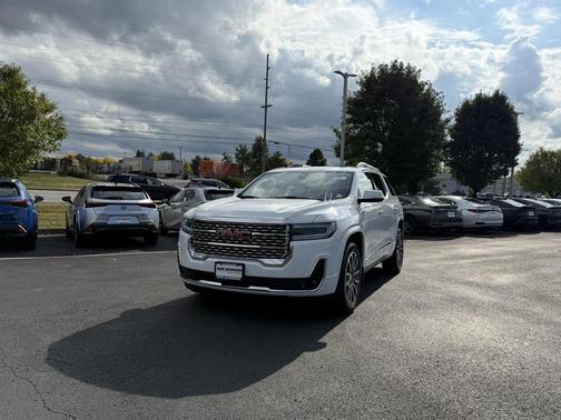 2023 GMC Acadia Denali