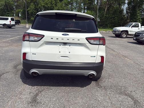 Star White Metallic Tri-Coat 2020 Ford Escape SE