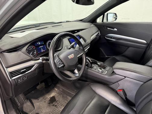 2021 Cadillac XT4 Premium Luxury