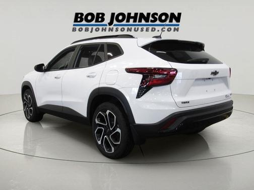 Summit White 2025 Chevrolet Trax FWD 2RS