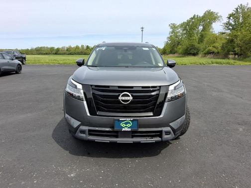 Gun Metallic 2022 Nissan Pathfinder SV 4WD