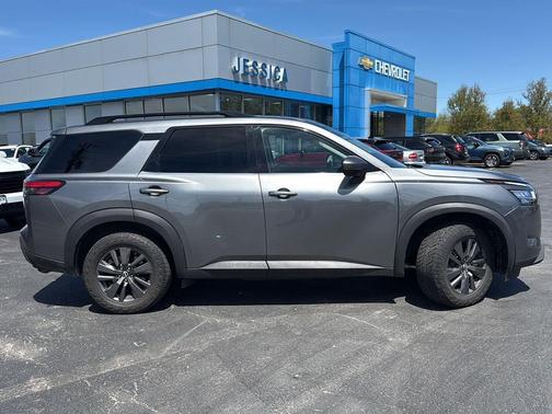 Gun Metallic 2022 Nissan Pathfinder SV 4WD