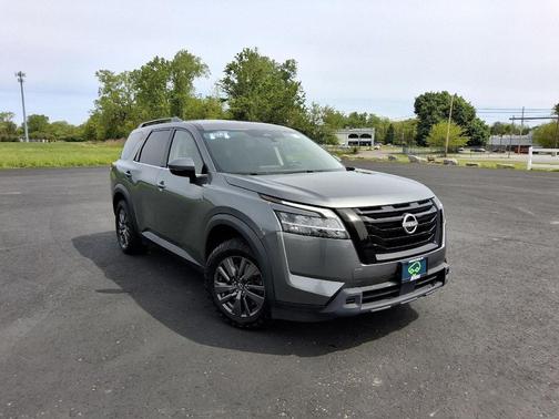 Gun Metallic 2022 Nissan Pathfinder SV 4WD