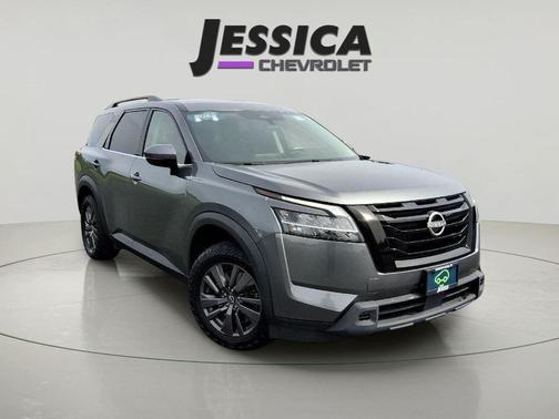 Gun Metallic 2022 Nissan Pathfinder SV 4WD