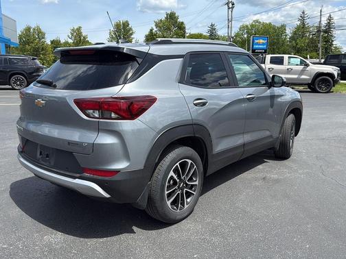 Sterling Gray Metallic 2024 Chevrolet Trailblazer LT