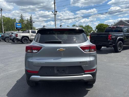 Sterling Gray Metallic 2024 Chevrolet Trailblazer LT