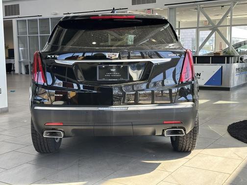 Stellar Black Metallic 2023 Cadillac XT5 Luxury