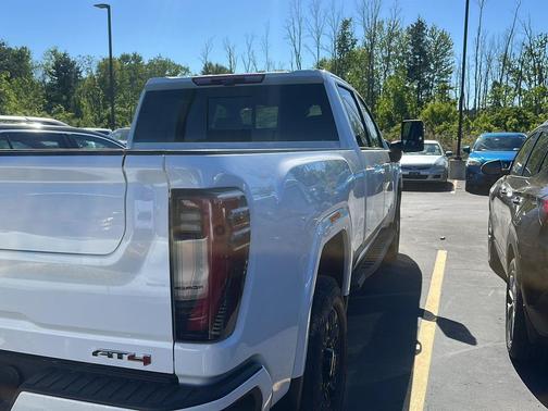 Summit White 2025 GMC Sierra 2500 AT4