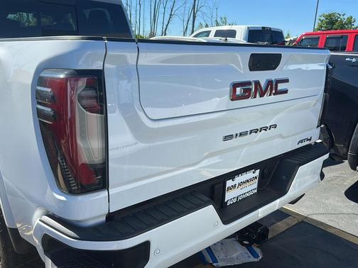 Summit White 2025 GMC Sierra 2500 AT4