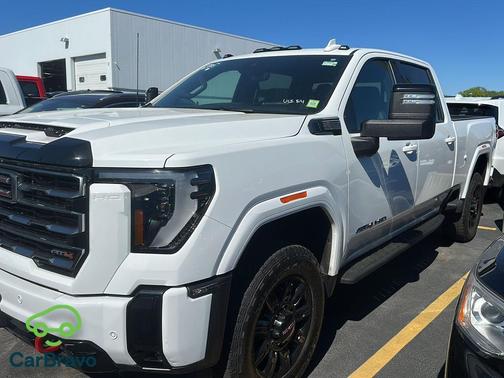 Summit White 2025 GMC Sierra 2500 AT4