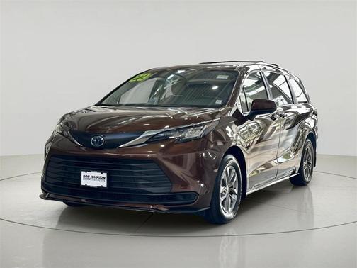 2023 Toyota Sienna LE