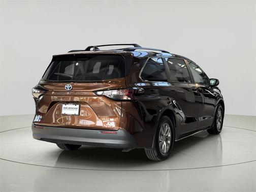 2023 Toyota Sienna LE