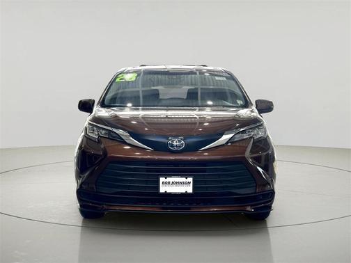 2023 Toyota Sienna LE