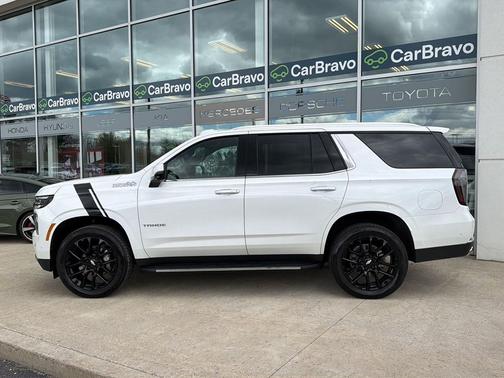 Iridescent Pearl Tricoat 2025 Chevrolet Tahoe 4WD High Country