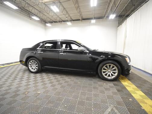 Gloss Black 2012 Chrysler 300 Limited