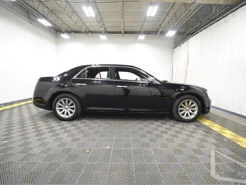 Gloss Black 2012 Chrysler 300 Limited