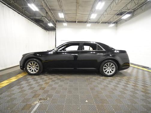 Gloss Black 2012 Chrysler 300 Limited