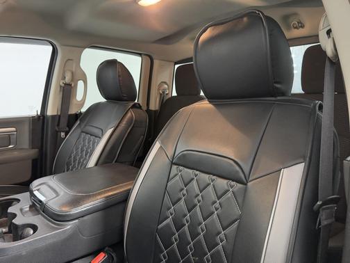 2019 RAM 1500 Classic Warlock Quad Cab 4x4 6'4' Box