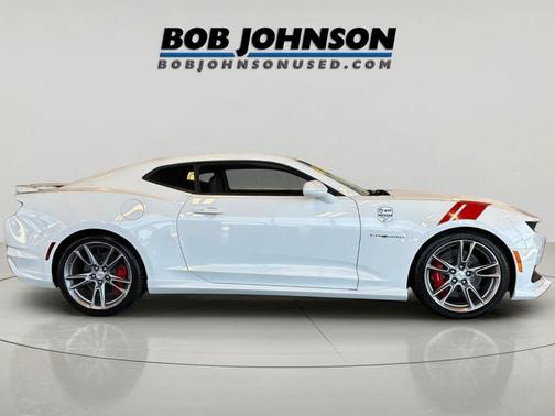 Summit White 2019 Chevrolet Camaro 2SS