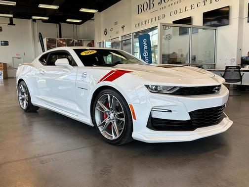 Summit White 2019 Chevrolet Camaro 2SS