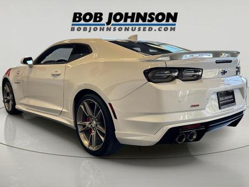 Summit White 2019 Chevrolet Camaro 2SS
