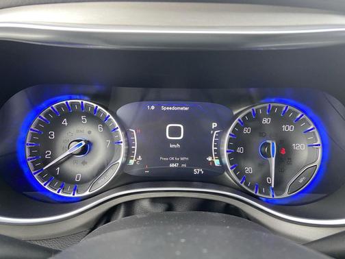 Bright White Clearcoat 2024 Chrysler Pacifica Limited