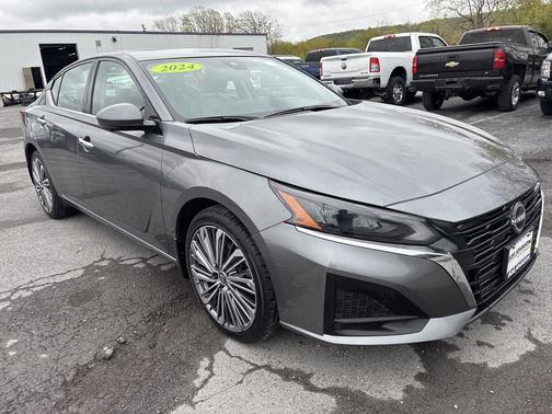 GY 2024 Nissan Altima Platinum