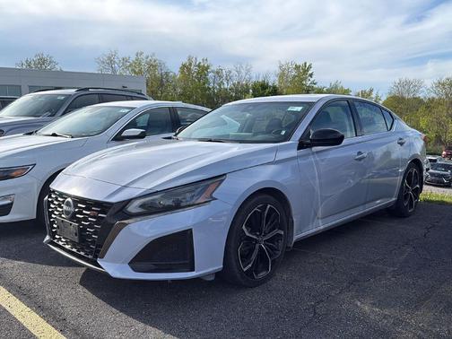 Gray Sky Pearl 2024 Nissan Altima SR FWD