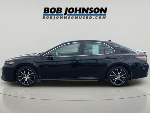 Midnight Black Metallic 2023 Toyota Camry SE