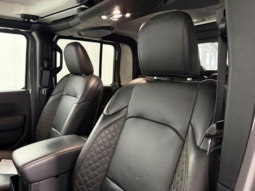 Sting-Gray Clearcoat 2023 Jeep Gladiator High Altitude 4x4