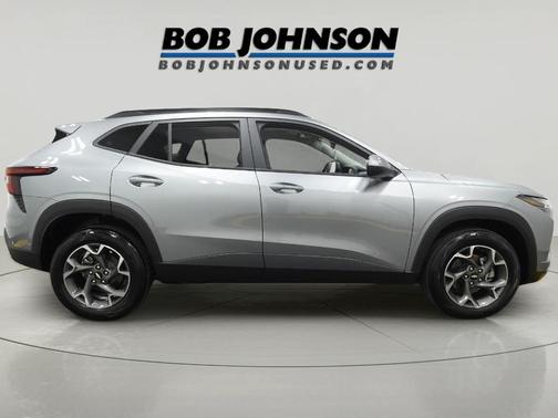 Sterling Gray Metallic 2024 Chevrolet Trax LT