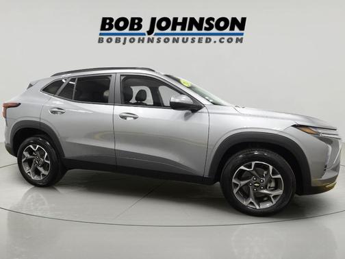 Sterling Gray Metallic 2024 Chevrolet Trax LT