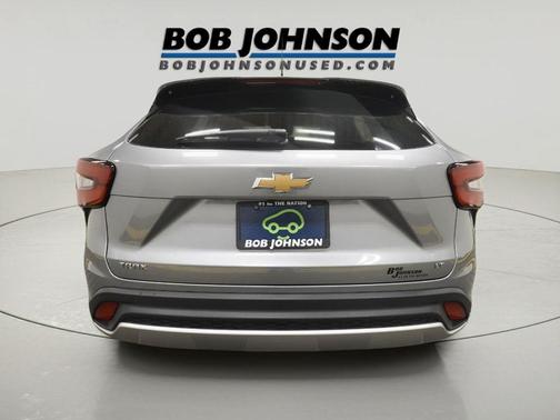 Sterling Gray Metallic 2024 Chevrolet Trax LT
