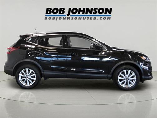 2022 Nissan Rogue Sport SV