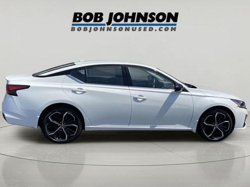Pearl White Tricoat 2023 Nissan Altima SR Intelligent AWD