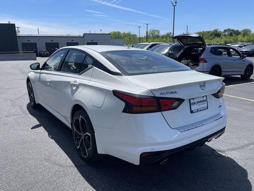 Pearl White Tricoat 2023 Nissan Altima SR Intelligent AWD
