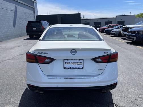 Pearl White Tricoat 2023 Nissan Altima SR Intelligent AWD