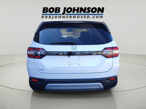 Platinum White Pearl 2023 Honda Pilot AWD EX-L 8 Passenger