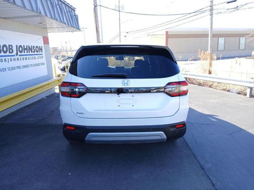 Platinum White Pearl 2023 Honda Pilot AWD EX-L 8 Passenger