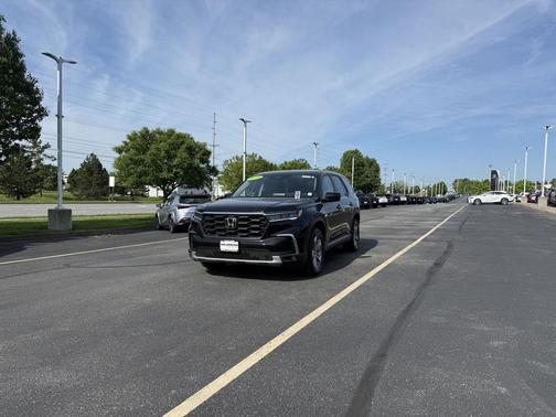 Crystal Black Pearl 2023 Honda Pilot AWD EX-L 7 Passenger