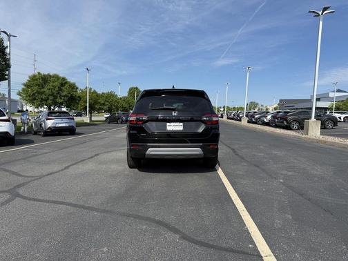 Crystal Black Pearl 2023 Honda Pilot AWD EX-L 7 Passenger